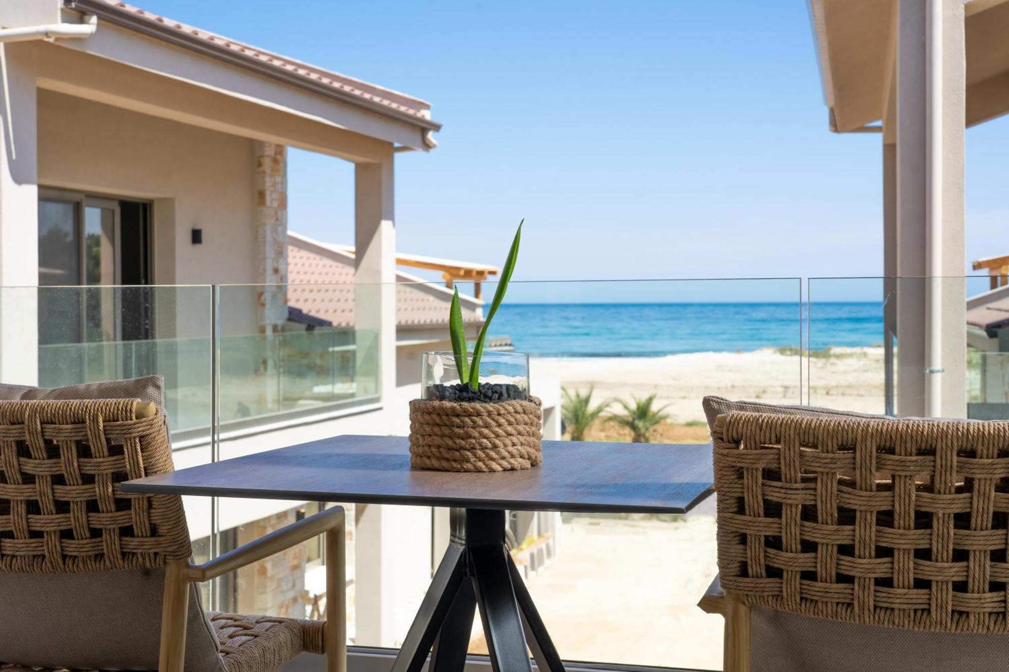 Amo Golden Suites Chrysi Ammoudia Exterior foto